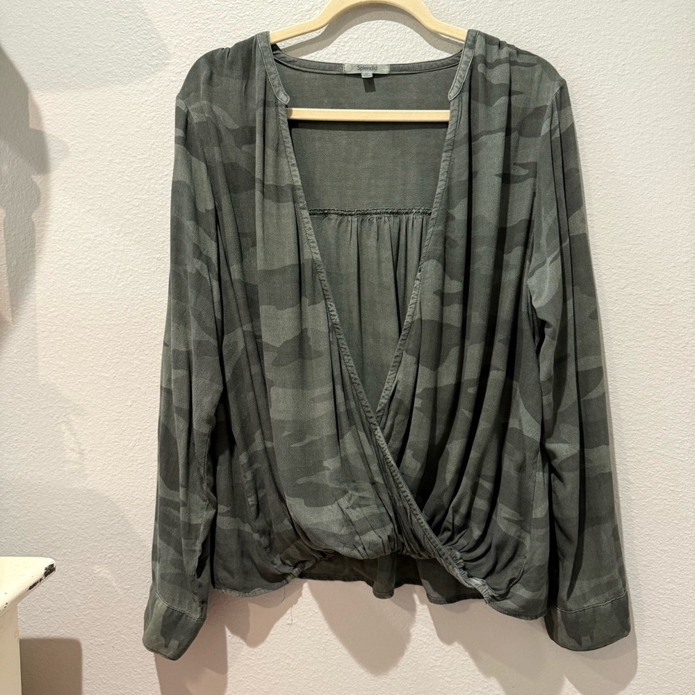 Splendid Camo Wrap Blouse Green Gray Long Sleeve V Neck Womens M